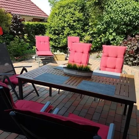 Grosse In Burhave Mit Eigener Terrasse