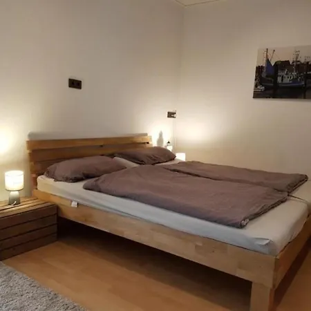 Grosse In Burhave Mit Eigener Terrasse Apartmán
